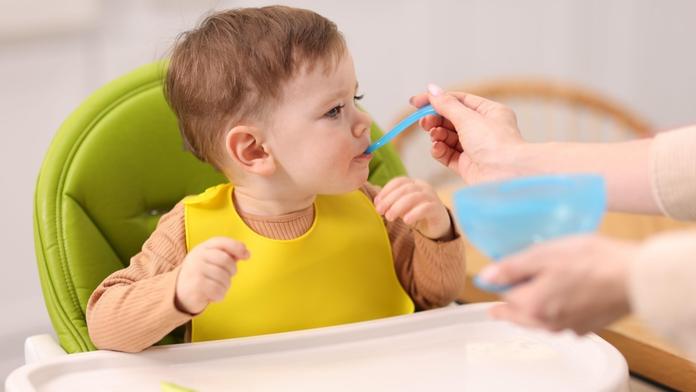 Pomsta i snaha splatit dluhy. Údajný travič dětské výživy měl motivací víc