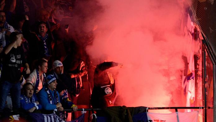 Fanoušci Komety rozjeli pyroshow. Zápas musel být předčasně ukončen