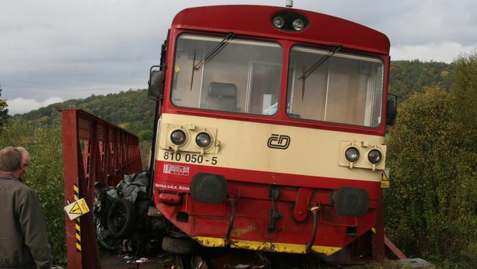 Jak tohle mohla přežít? Žena při vyprošťování mluvila s hasiči&nbsp;