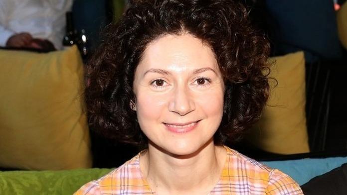 Martha Issová