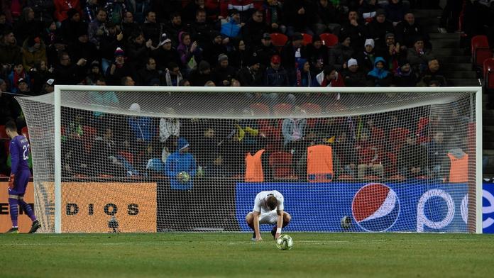 Jenom čuměli! Na stadionu bylo ticho jako v hrobě, zuří fanoušci