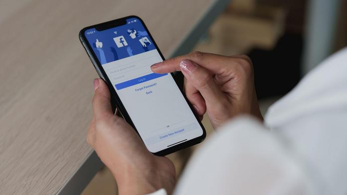 Na facebooku se šíří nový podvod. Je to úplně nová forma útoků, tvrdí policie