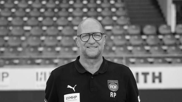 Šok pro německý fotbal. Bundesligový klub truchlí, zemřel uznávaný šéf akademie