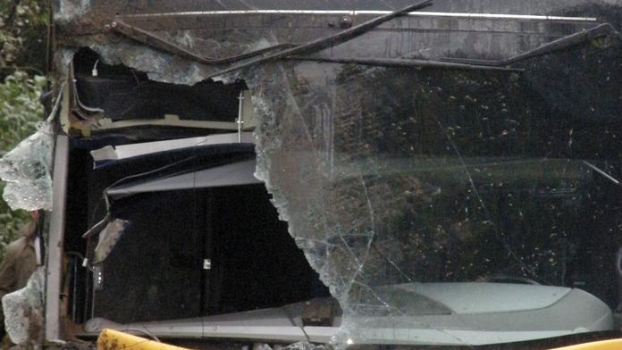 Na Holešovsku havaroval autobus plný dětí