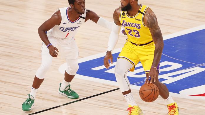 NBA je zpátky! Utah porazil Pelikány, Lakers vyhráli v derby s Clippers