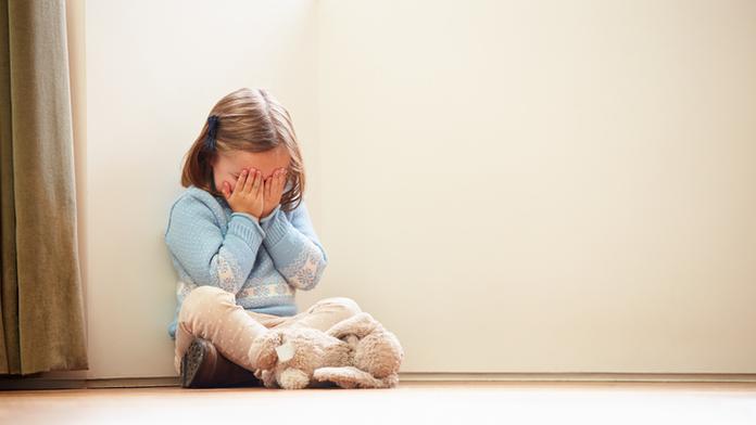 V Itálii zadrželi 18 lidí. Rodičům odebírali děti, týrali je a prodávali