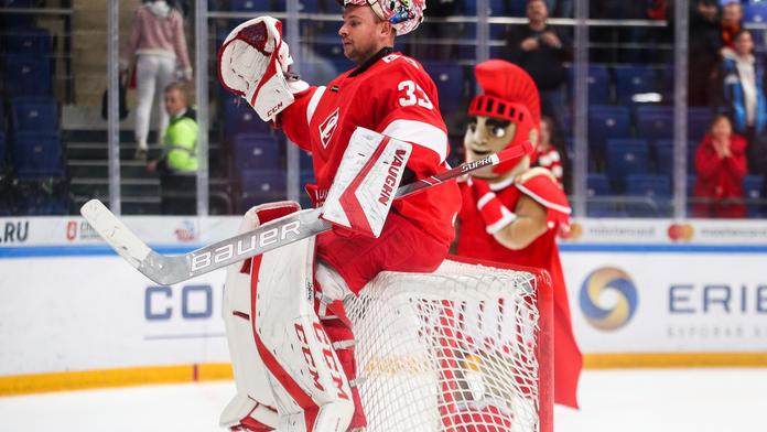 Hudáček si podmanil KHL: Chytá skvěle, jeho děkovačky se staly hitem