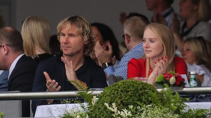Pavel Nedvěd přistižen s milenkou (23)! Opustil prý kvůli ní rodinu