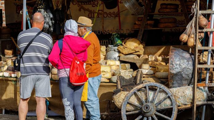 Turistky v Itálii za salám a sýr musely zaplatit 28 tisíc. Volný trh, říká obchodník