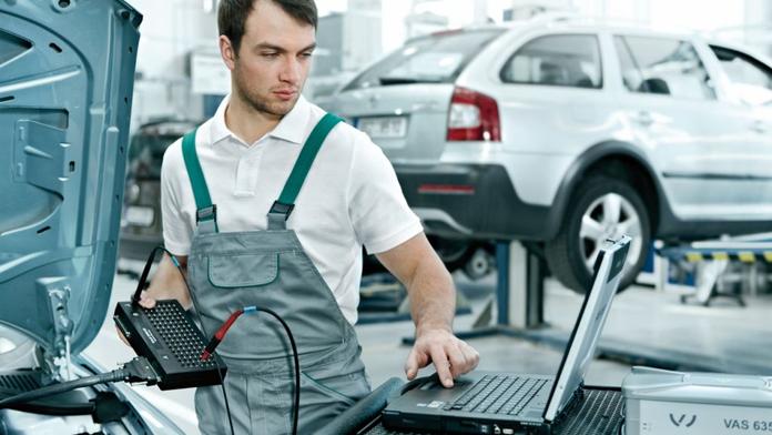 Problémy s brzdami! V ČR musí do servisu 12 tisíc škodovek a VW