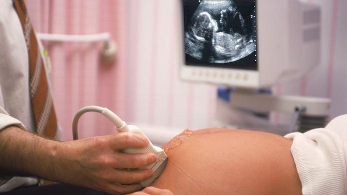 Nechutný průzkum: Každá 4. žena je u gynekologa vyšetřena nesterilizovanou sondou