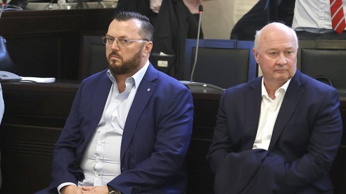 Vydírání a násilí. Státní zástupkyně podala obžalobu na Jana Kočku a další dva muže