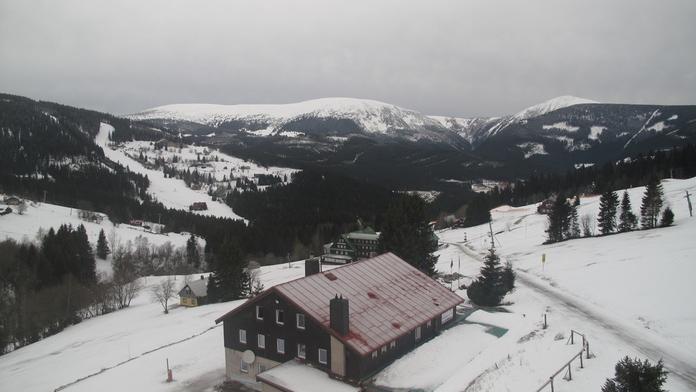 O víkendu se ochladí až o 10 °C. Na horách bude sněžit