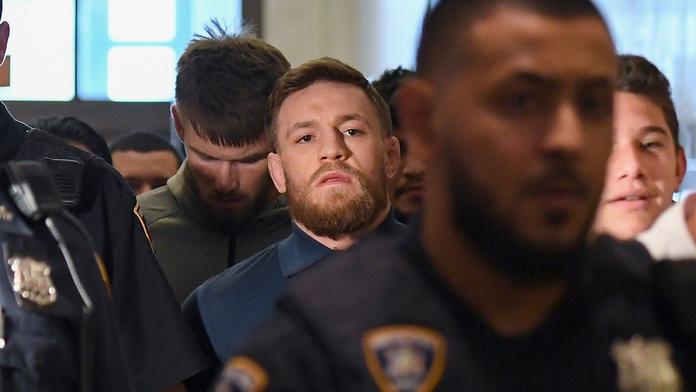 Závěr McGregorova běsnění? Za útok na autobus do vězení nejde!