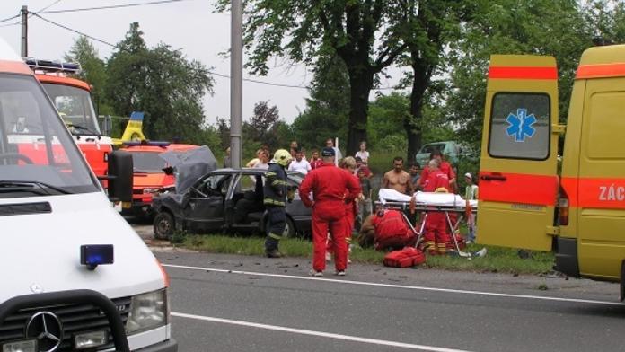 Muž našel smrt pod koly kamionu!