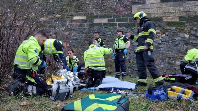 Z hradeb Vyšehradu spadla 16letá dívka. Neštěstím se zabývá policie