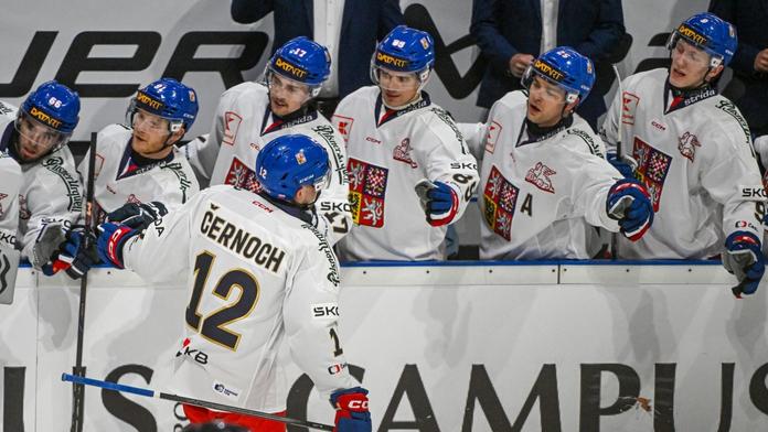 Češi v úvodu přípravy na MS nadělovali. Hattrick pro hráče Varů a Třince