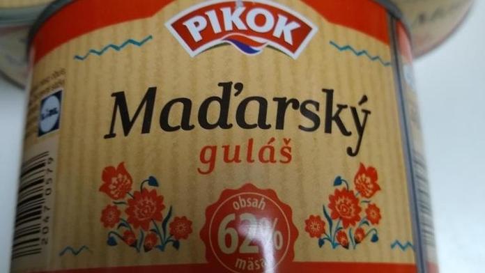 Známý obchod klamal své zákazníky. Guláš v konzervě obsahoval méně masa