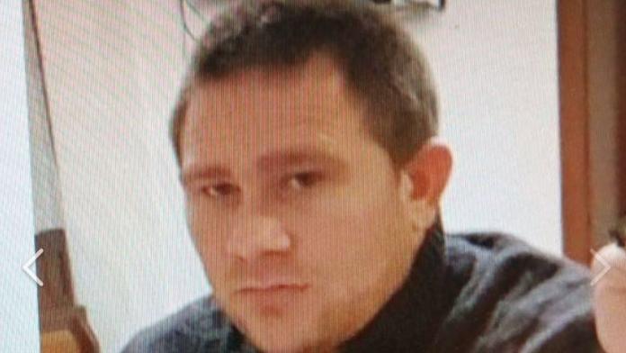 Zloděj vyskočil z okna a utekl přes rybník. Nenašli ho ani s termovizí