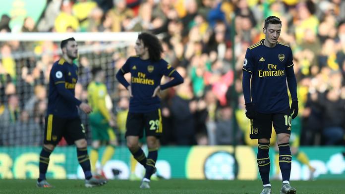 Arsenal pod novým koučem znovu ztratil, s Norwichem remizoval 2:2