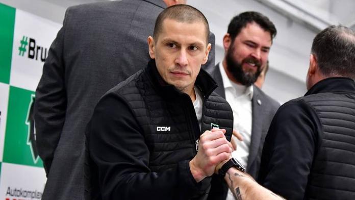 Sportovní manažer Boleslavi to přehnal. Sudím a jejich rodinám přál smrt