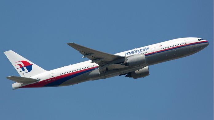 Letadlo se stovkami lidí muselo nouzově přistát. Na palubě měla být bomba