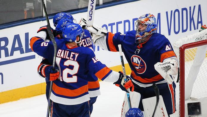 Hokejisté New Yorku Islanders slaví