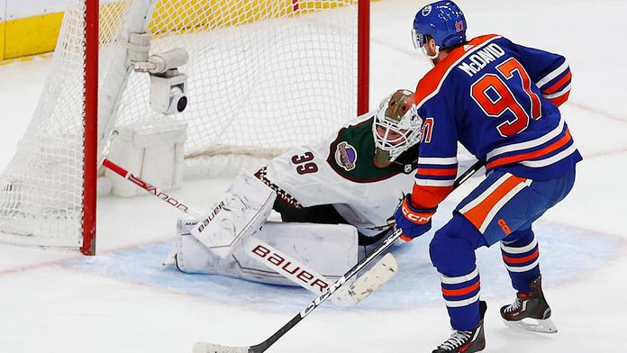 McDavid vzal NHL do 90. let. Naposledy zařídil dvě 60gólové sezony v řadě Bure