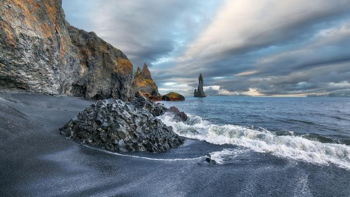Holčičku na islandské pláži odnesla vlna, v moři zemřela. Rodina jen bezmocně přihlížela
