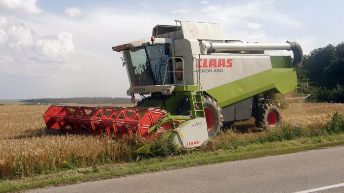 Nečas dostal ultimátum kvůli zelené naftě. Agrární komora hrozí silnými protesty