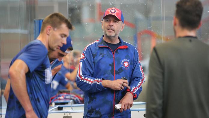 Trenér Mejzlík je ve stabilizovaném stavu. Vzkaz mu poslali hráči i Pešán