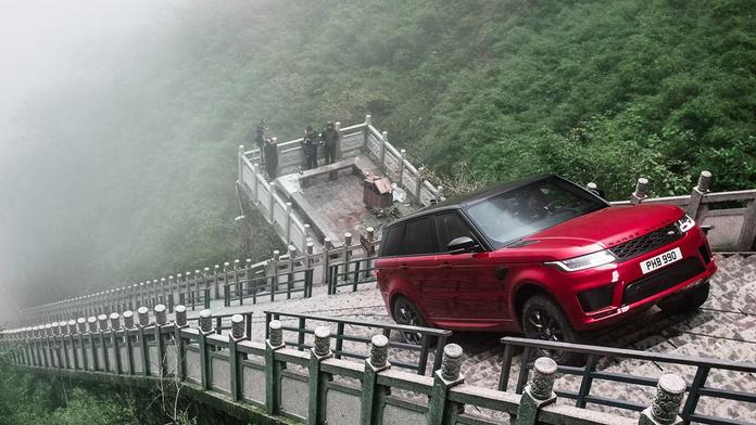 Range Rover Sport u Nebeské brány v roce 2018