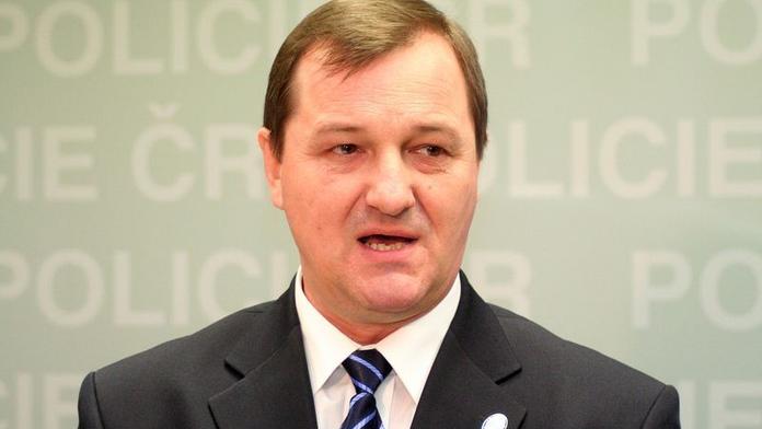 Langer: Komorous na vnitro nepatří. Houba měl zůstat náměstkem
