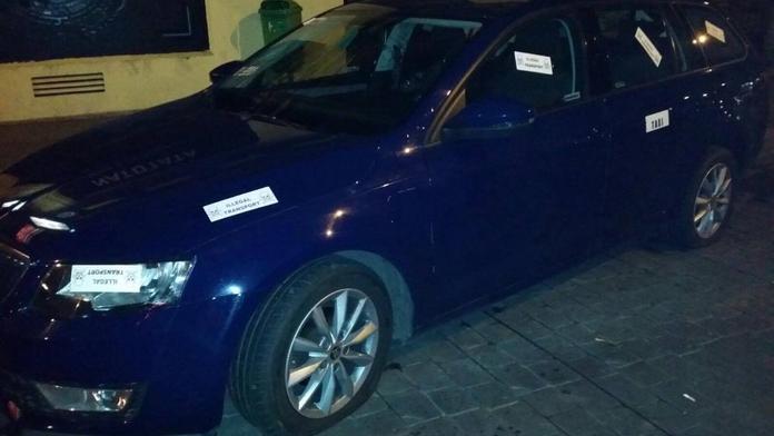 Válka mezi taxikáři! Řidič Uberu střílel v Praze po konkurentech