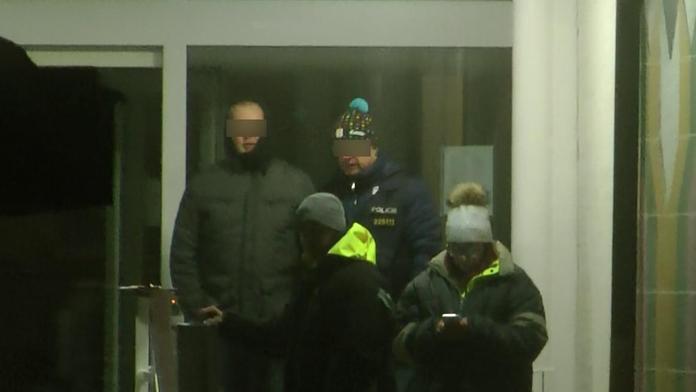 Vnuk měl zabít prarodiče. Zůstane ještě rok v léčebně, rozhodl soud