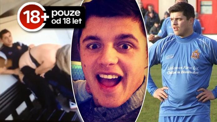 Sex na střídačce. Fotbalistu načapali a v klubu s ním zametli