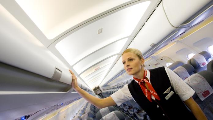 Konec stávek? Ryanair zvedl letuškám platy. Má to ale háček