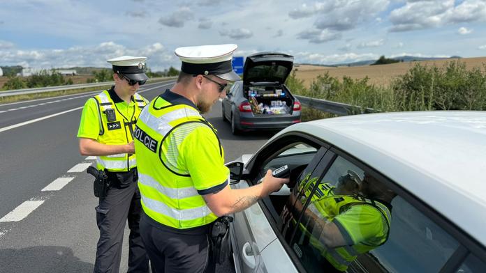 Hrozivé rekordy přibývají. Řidič se nevešel do jednosměrky, měl skoro čtyři promile