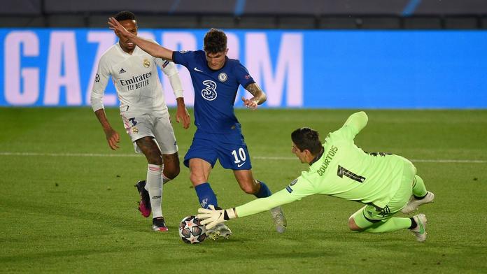 Chelsea začala lépe, Real ztrátu dotáhl. Deštivý zápas skončil remízou