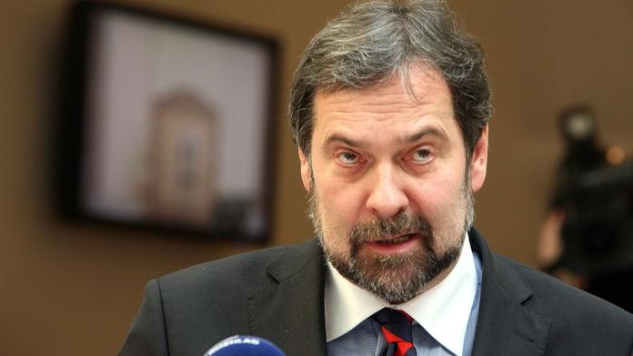 JOHN: Mám 19 důvodů, proč vyhodit policejního prezidenta