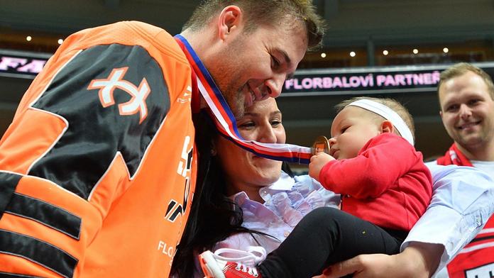 Brankáři kvůli němu začali nosit číslo 69! Florbalová legenda končí