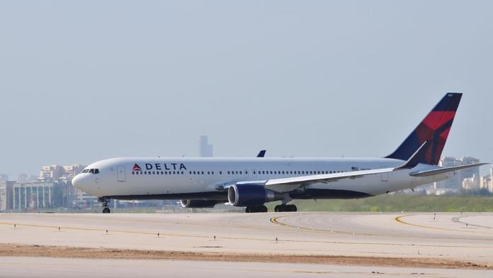 LETADLO DELTA AIR LINE