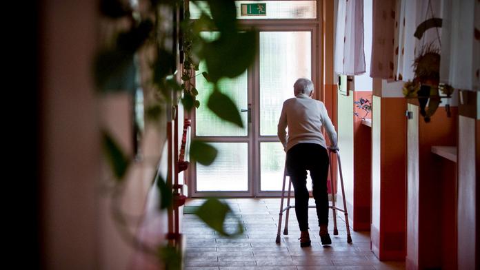 ŠOKUJÍCÍ STUDIE: Čeští důchodci se bojí víc samoty než smrti