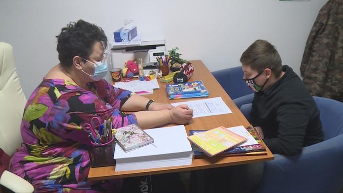 Děti mají mezery dohánět doučováním. Zájem o něj roste, ale jenom někde
