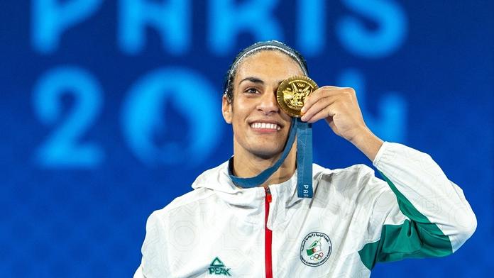Kontroverzní boxerka po zisku zlata: Jsem žena. Podpořil ji i slavný fotbalista