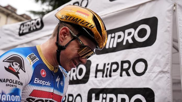 Zlomené žebro, lopatka i ruka. Evenepoel se po nehodě ozval z nemocnice