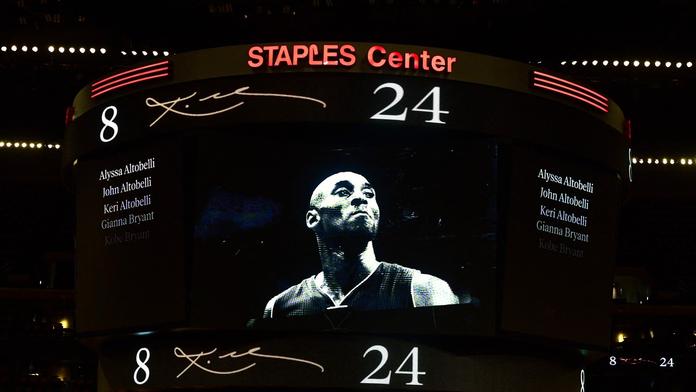 Hala, kde se konala pieta za Kobeho, mění název. Hvězdy NBA jsou v rozpacích