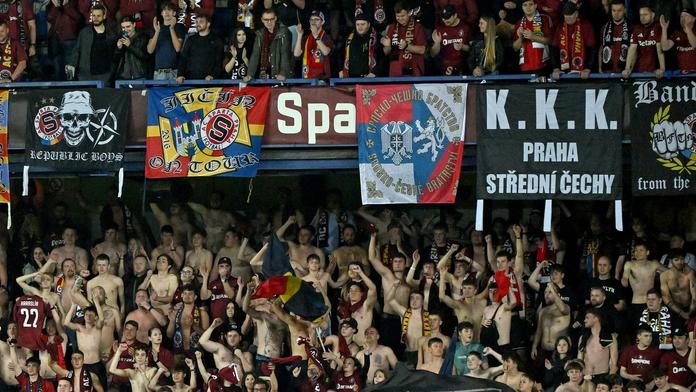Na Spartě se objevil kontroverzní nápis. Hooligans přišli se zvláštním vysvětlením