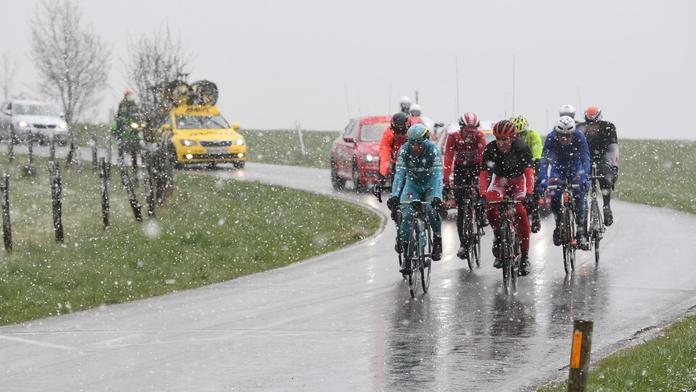 Šílené počasí! Cyklista Kreuziger dojel i ve sněhu v elitní desítce!
