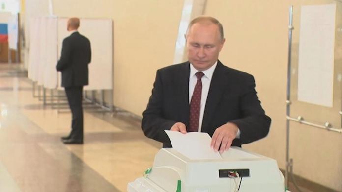 V Rusku se konaly volby. Putinova strana může vyhrát, zájem byl nízký